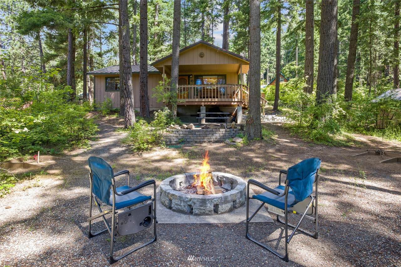 751 Highland Loop - Photo 1