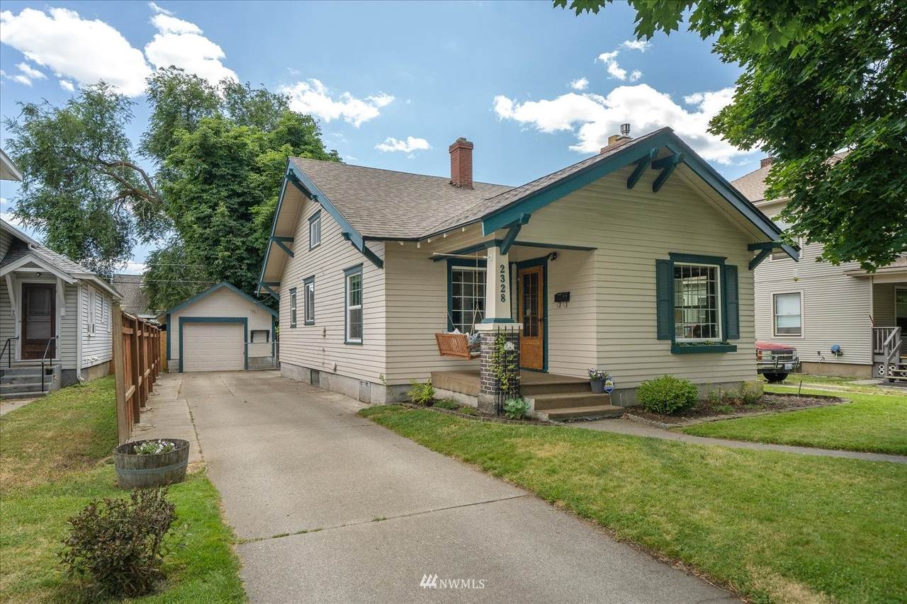 2328 Diamond Avenue - Photo 1