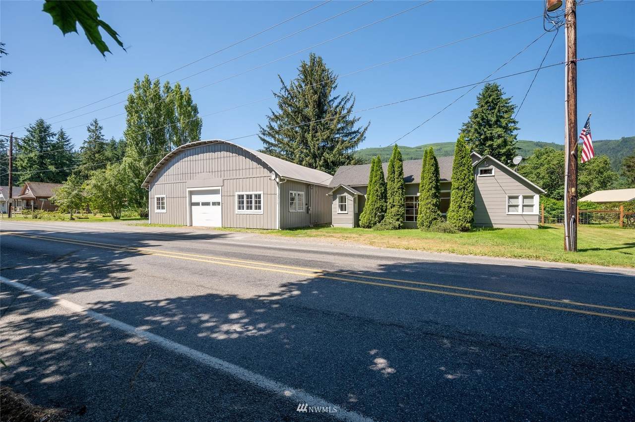 2071 Valley Highway - Photo 1