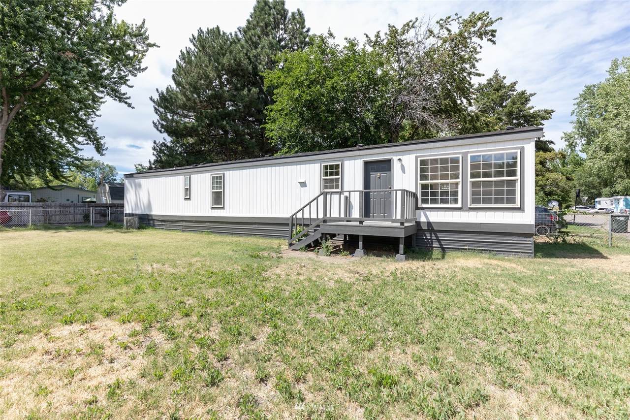 400 14th Street - Photo 1