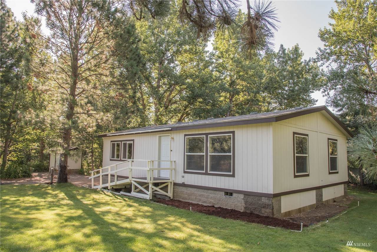 421 Cottonwood Road - Photo 1
