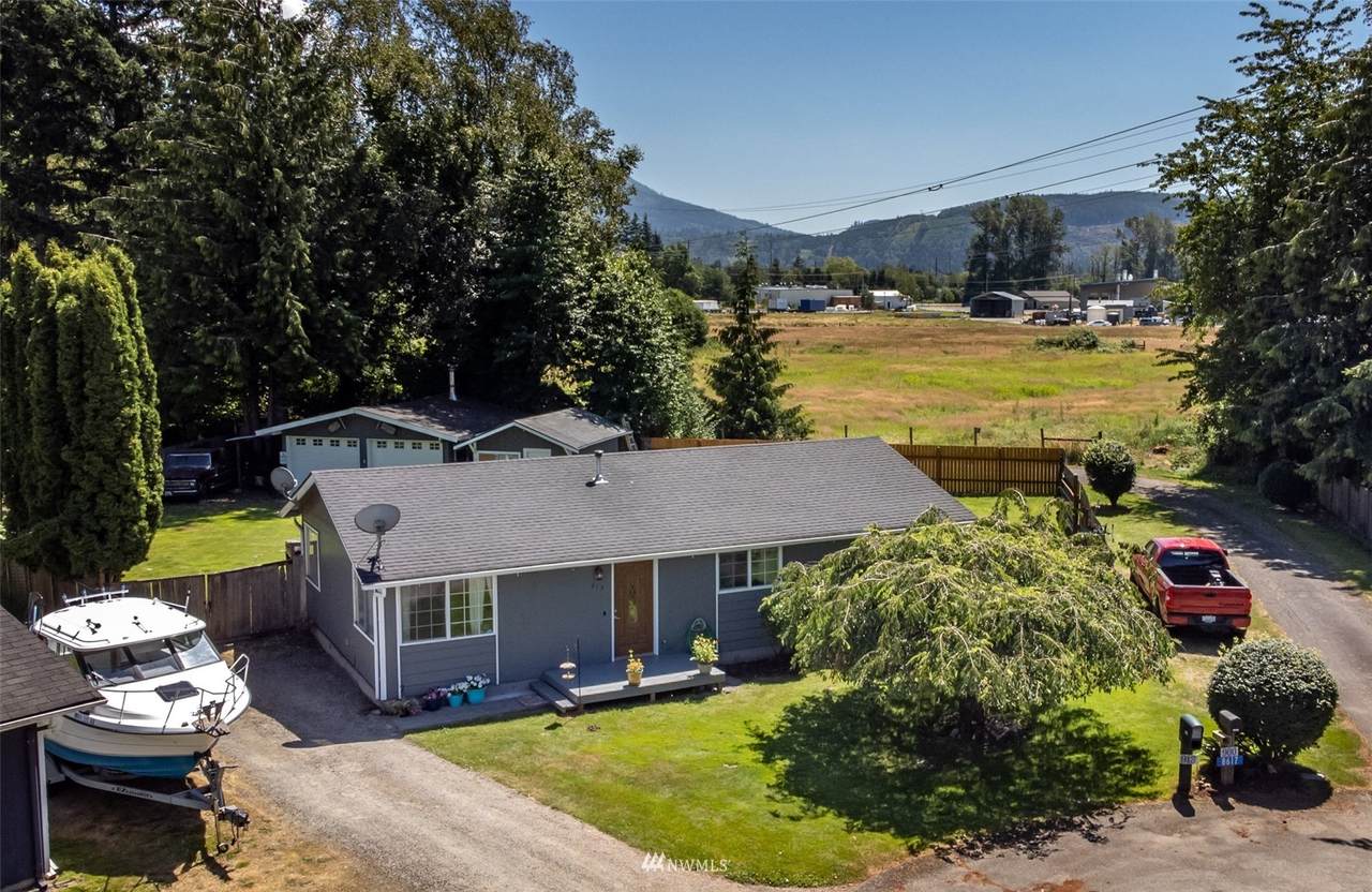 913 Calkin Place - Photo 1