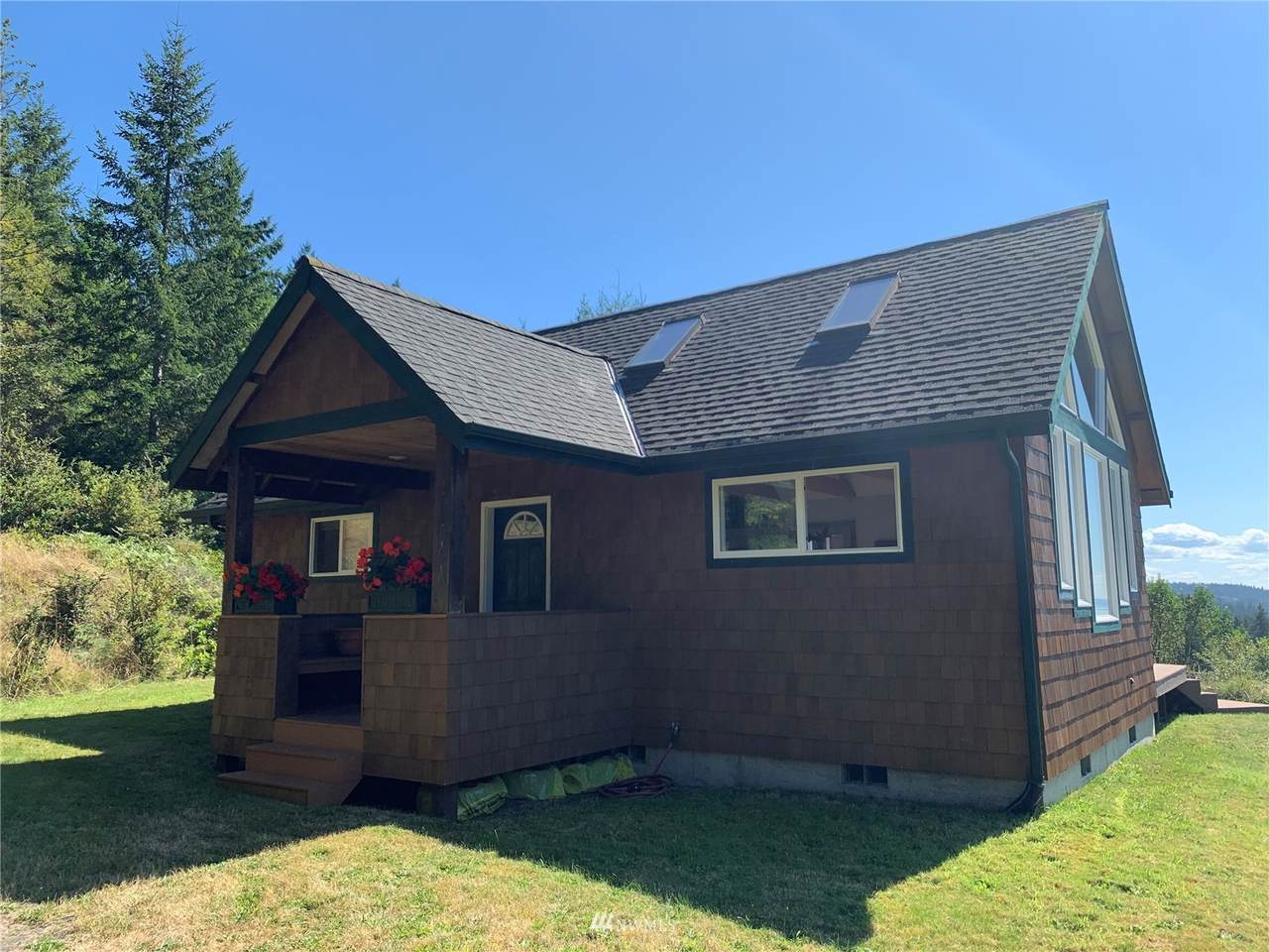 975 Rhododendron Drive - Photo 1