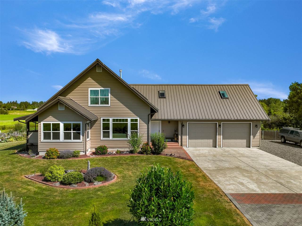 3240 White Swan Lane - Photo 1