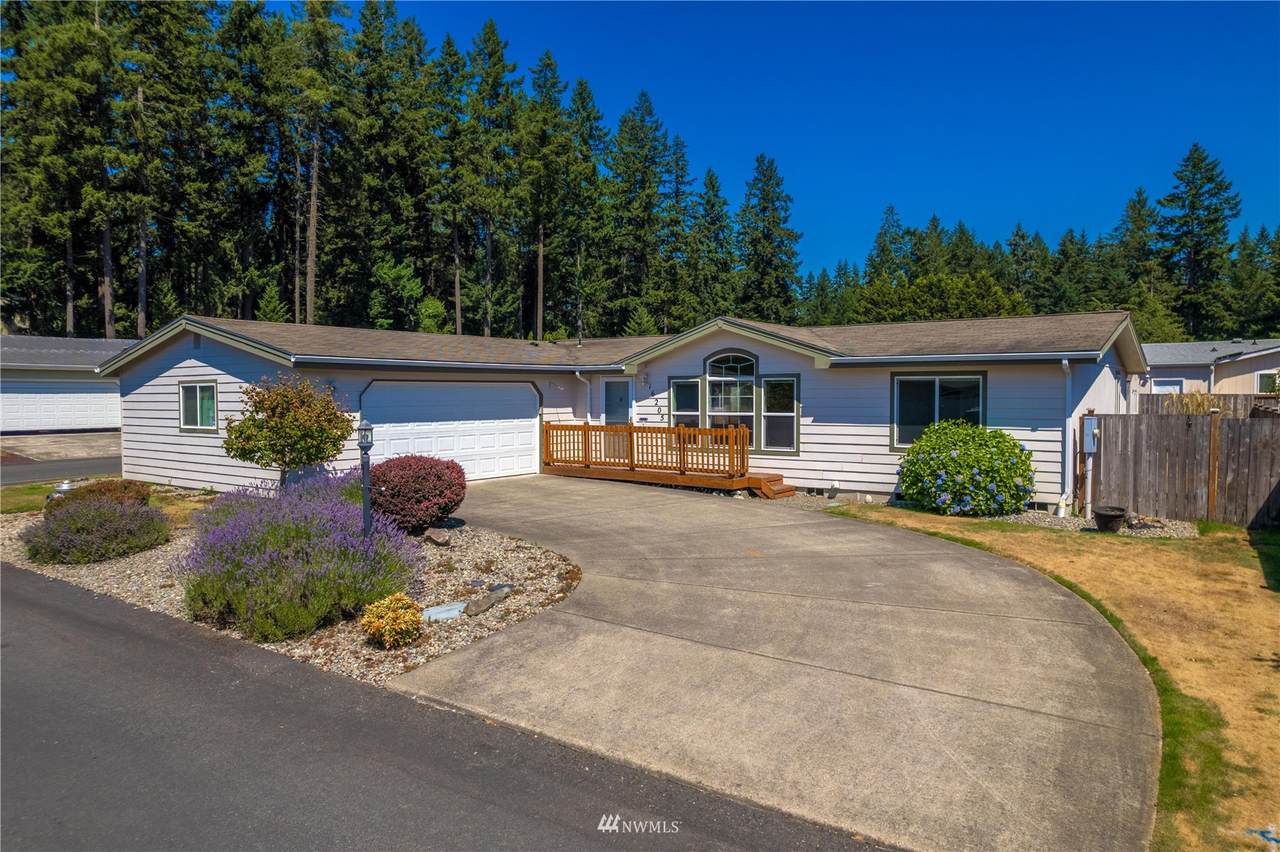 16205 59th Avenue - Photo 1