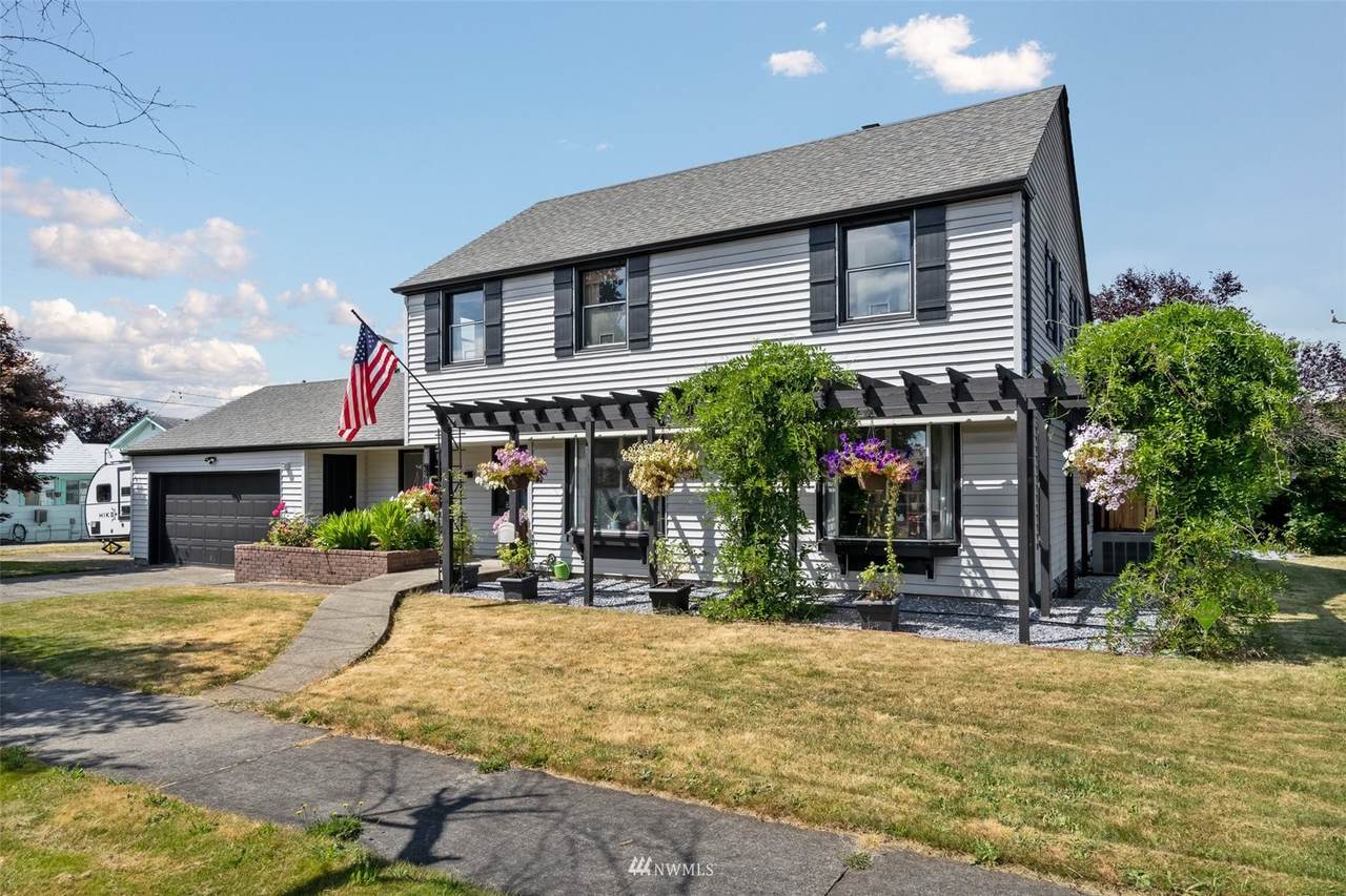 615 3rd Street - Photo 1