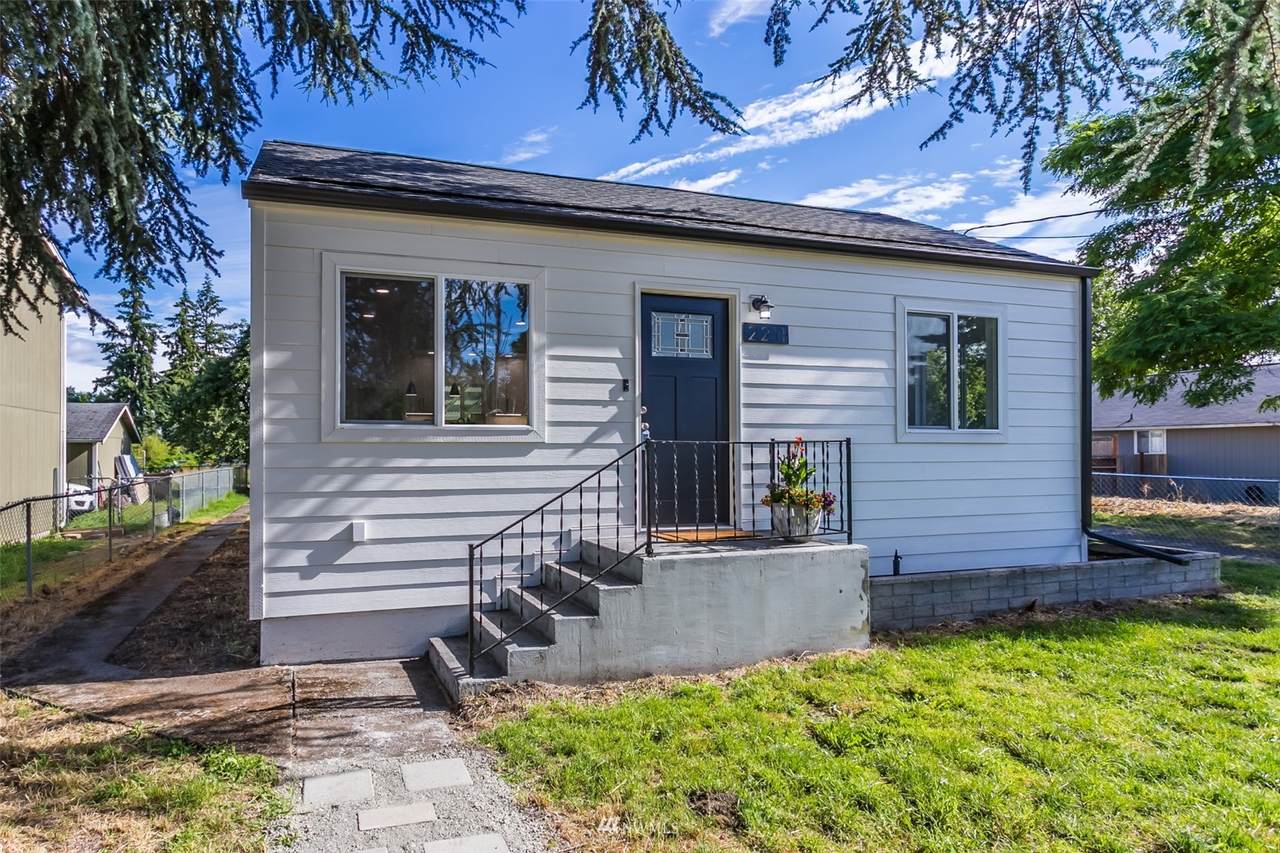 2211 38th Street - Photo 1