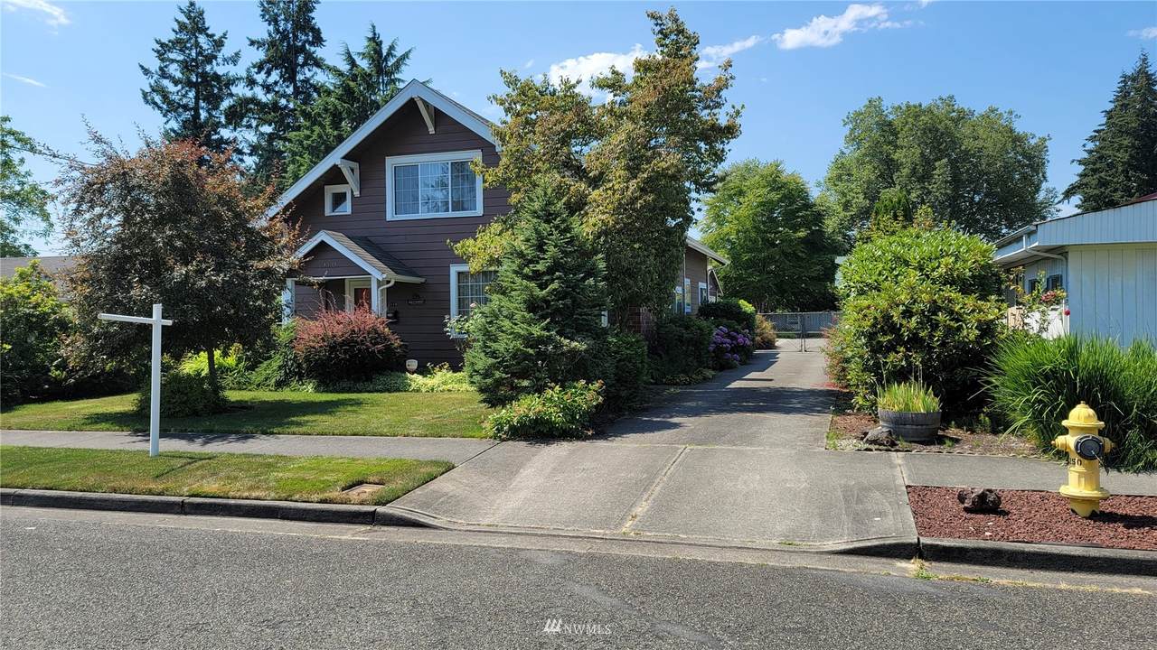 110 16th Street - Photo 1