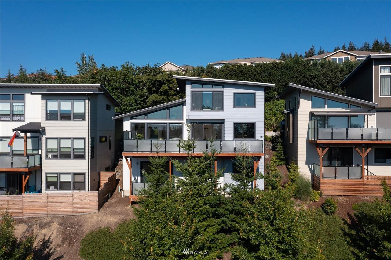 3406 Sussex Drive - Photo 1