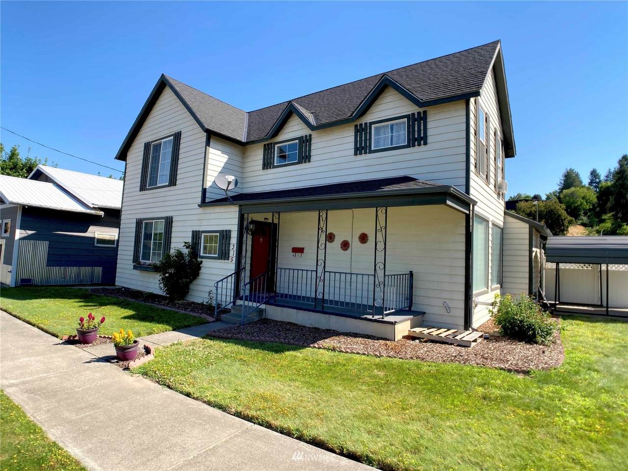 315 4th Street - Photo 1