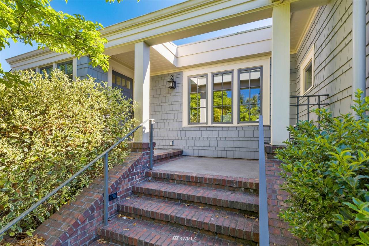 2000 38th Avenue - Photo 1