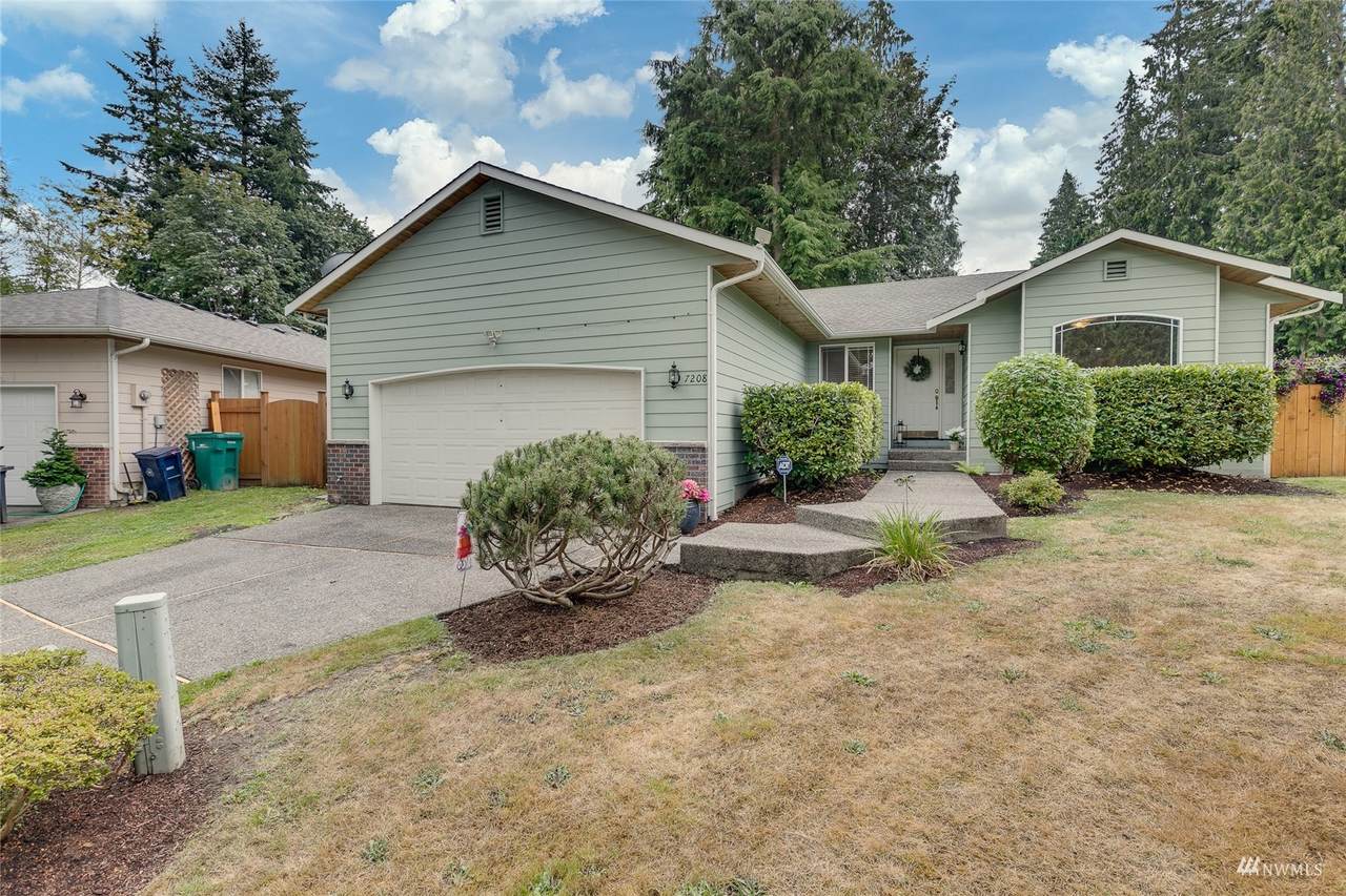 7208 54th Place - Photo 1