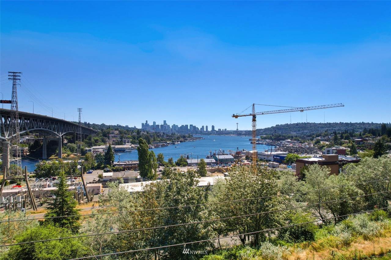 4015 5th Avenue - Photo 1