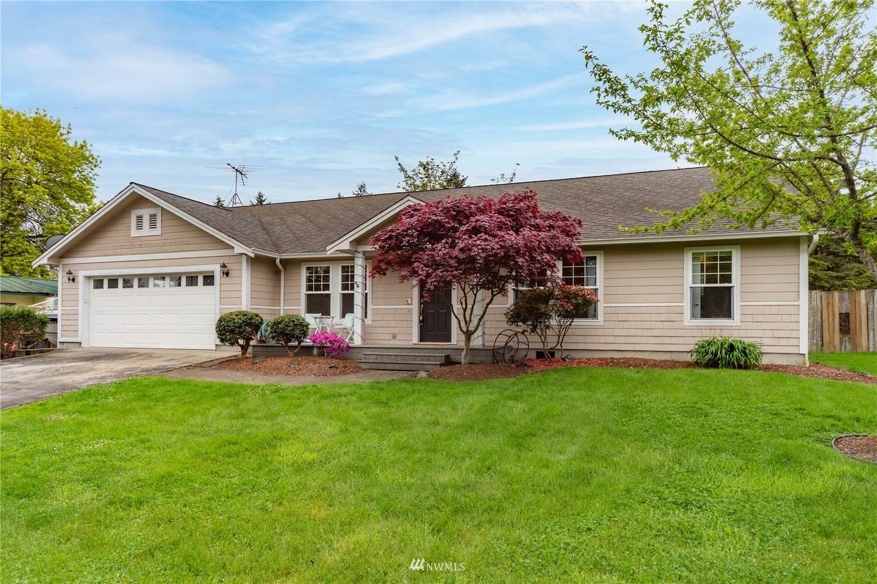 14 Hemlock Street - Photo 1