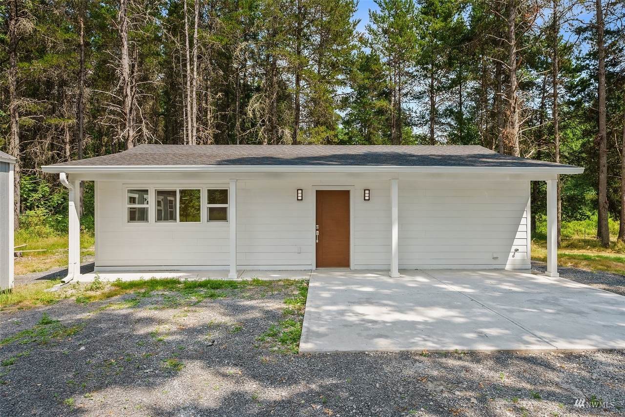 187 Pine Tree Lane - Photo 1