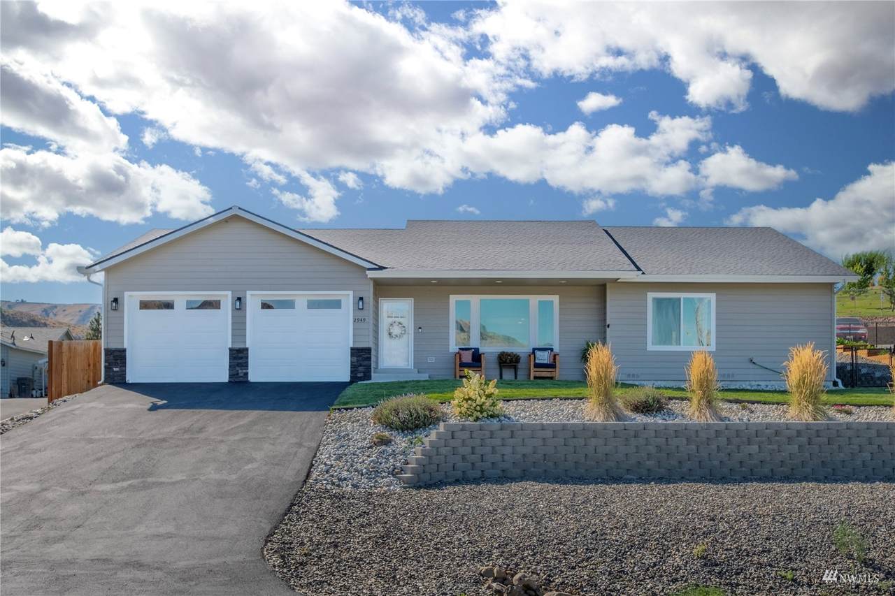 2949 Riviera Boulevard - Photo 1