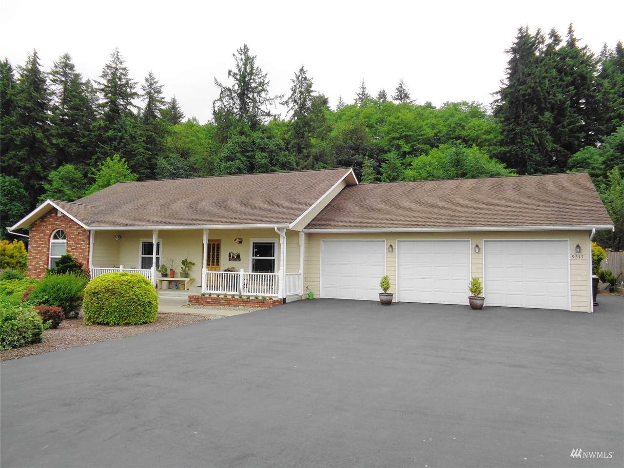 9517 185th Avenue - Photo 1