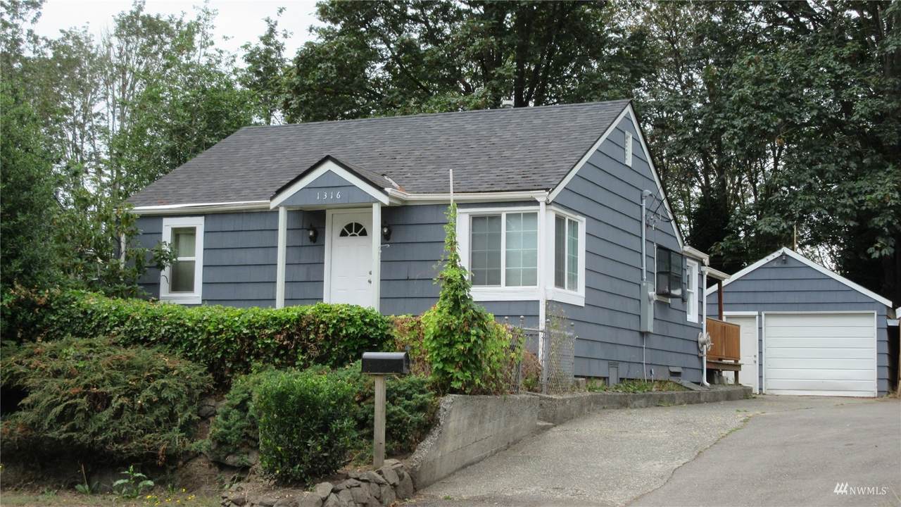 1316 Garrison Avenue - Photo 1