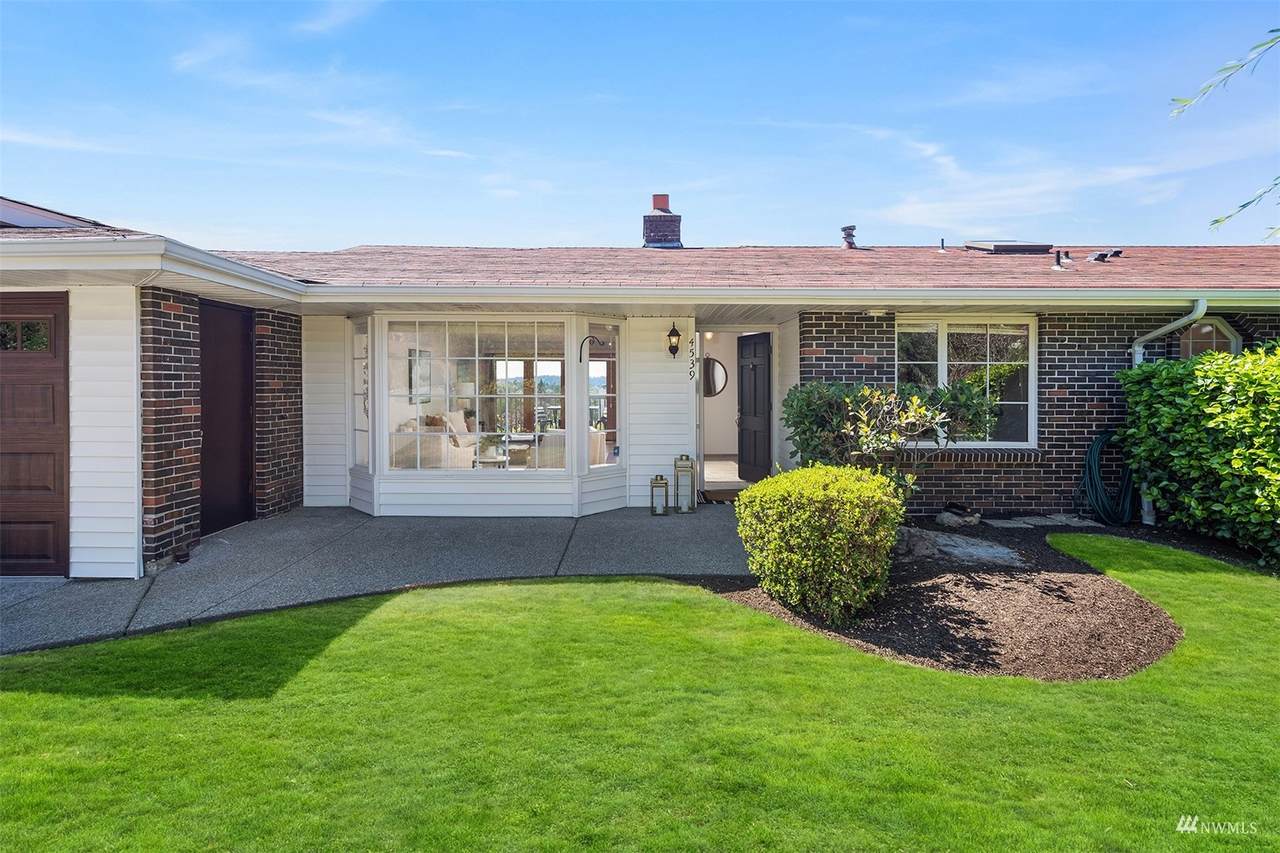 4539 132nd Avenue - Photo 1
