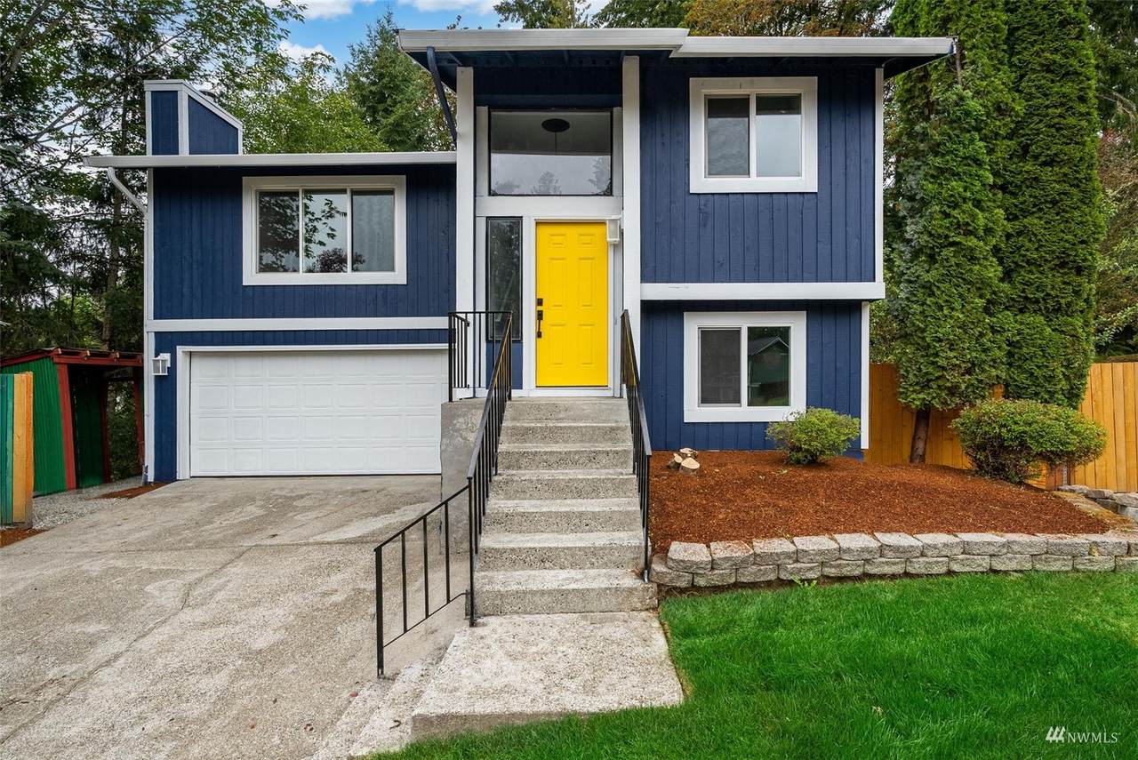 405 Falcon Court - Photo 1