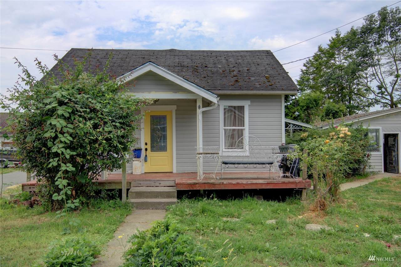 217 Holly Street - Photo 1