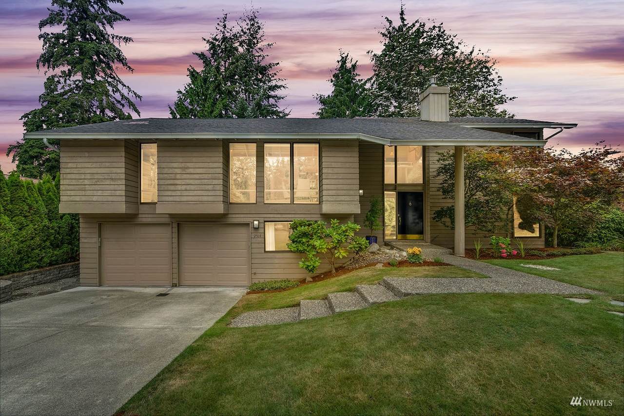 2514 181st Avenue - Photo 1