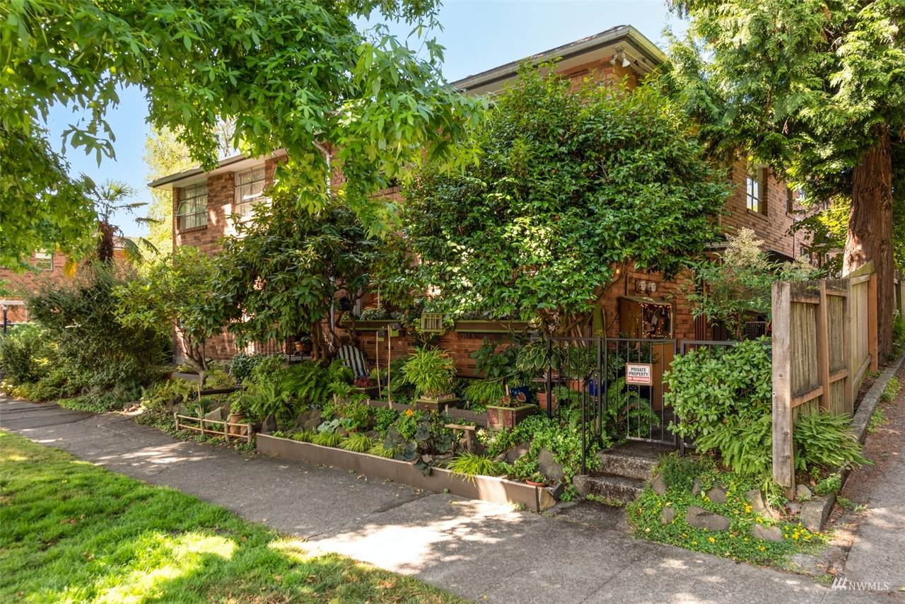 527 1/2 17th Avenue - Photo 1