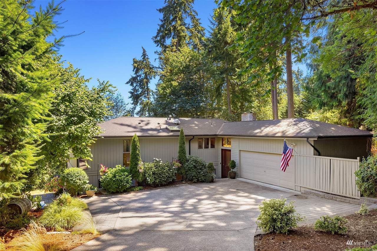 618 108th Avenue - Photo 1