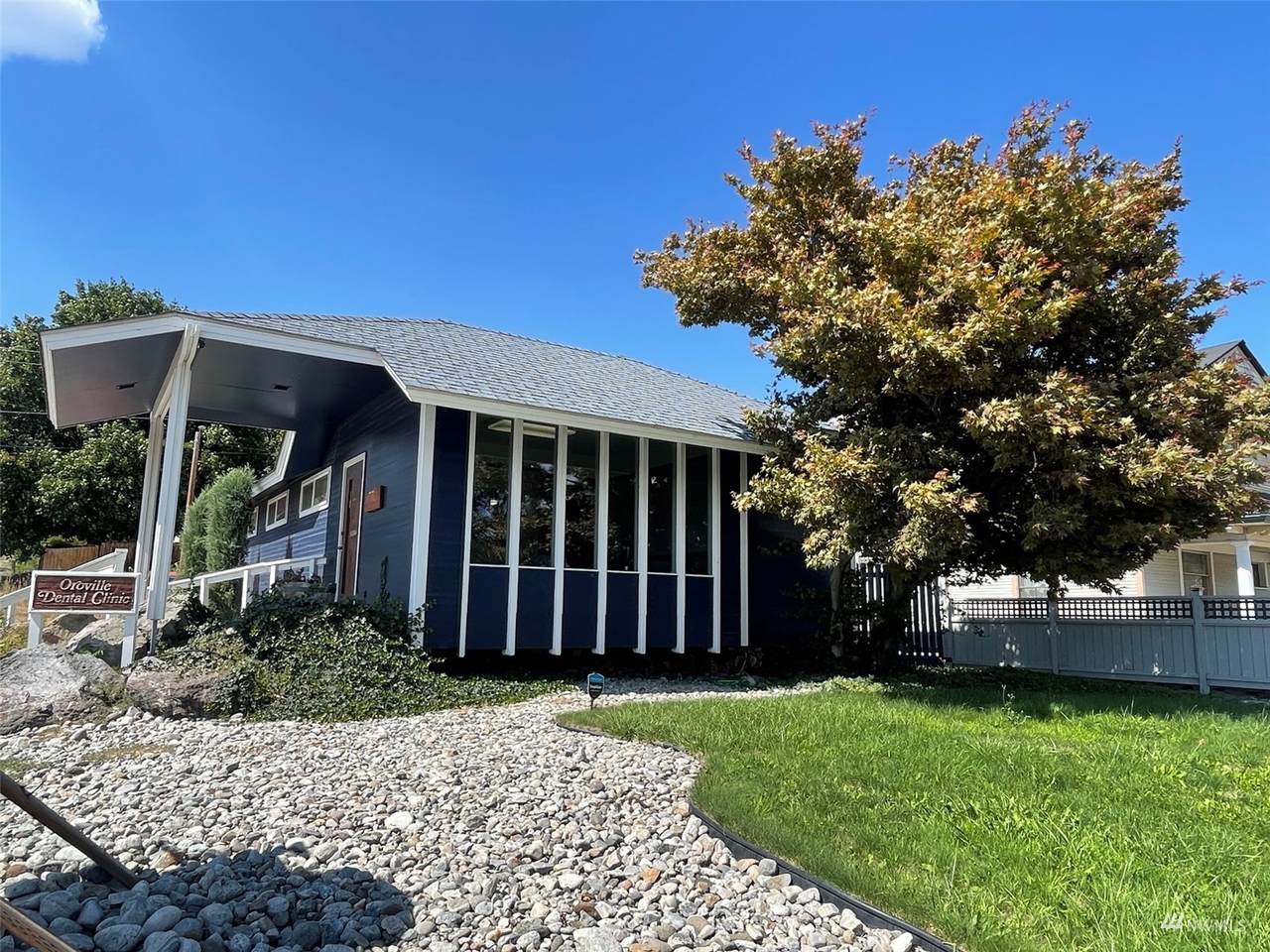 1600 Main Street - Photo 1