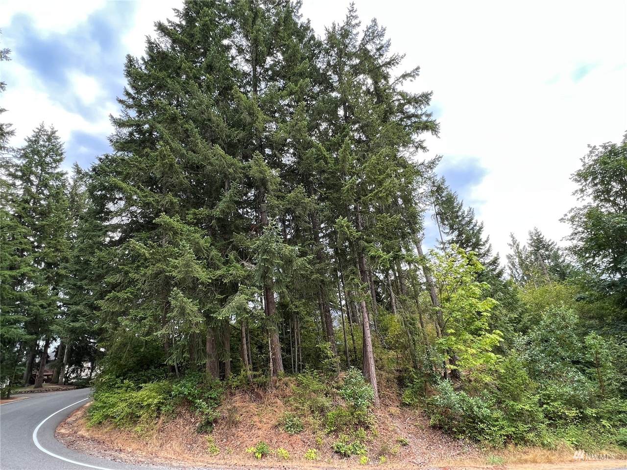 17513 Clear Lake Boulevard - Photo 1