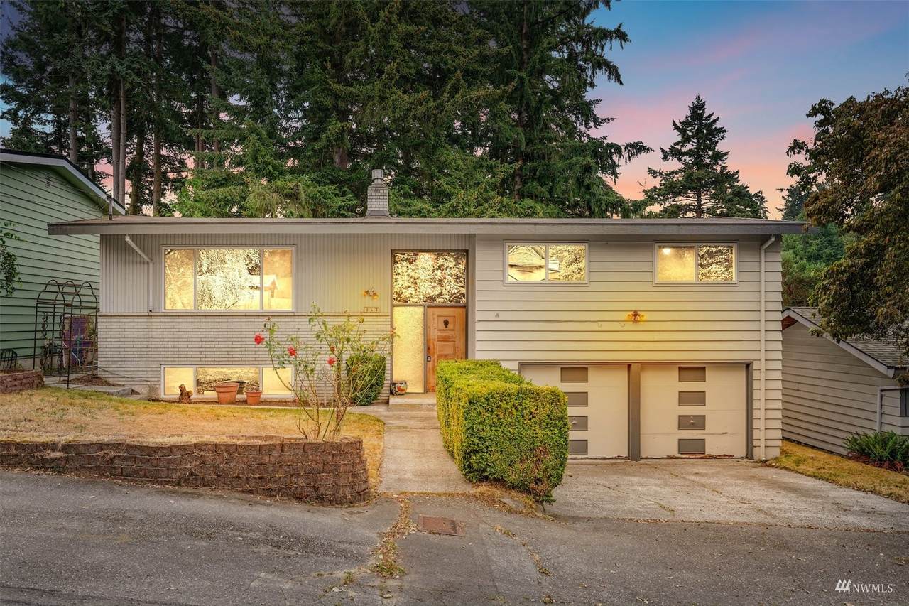 657 165th Street - Photo 1