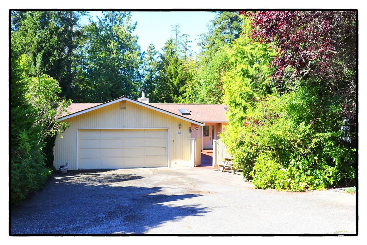 720 Shelter Bay Drive - Photo 1