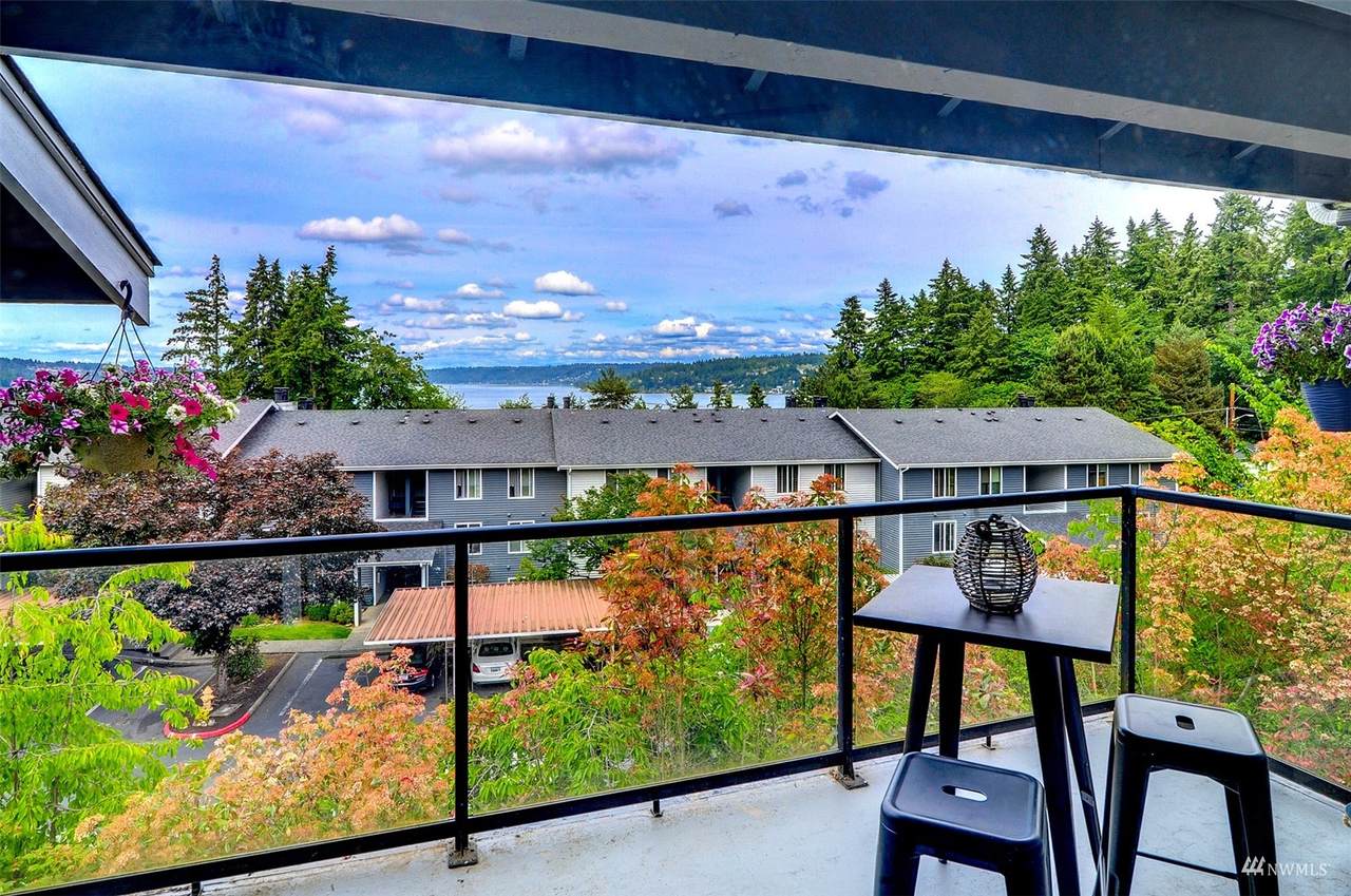 4185 Lake Sammamish Parkway - Photo 1