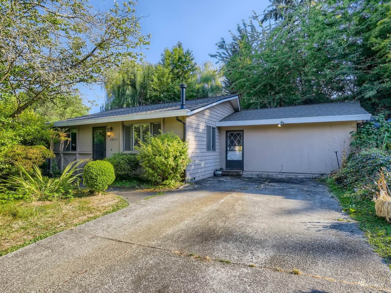 12511 156th Street - Photo 1