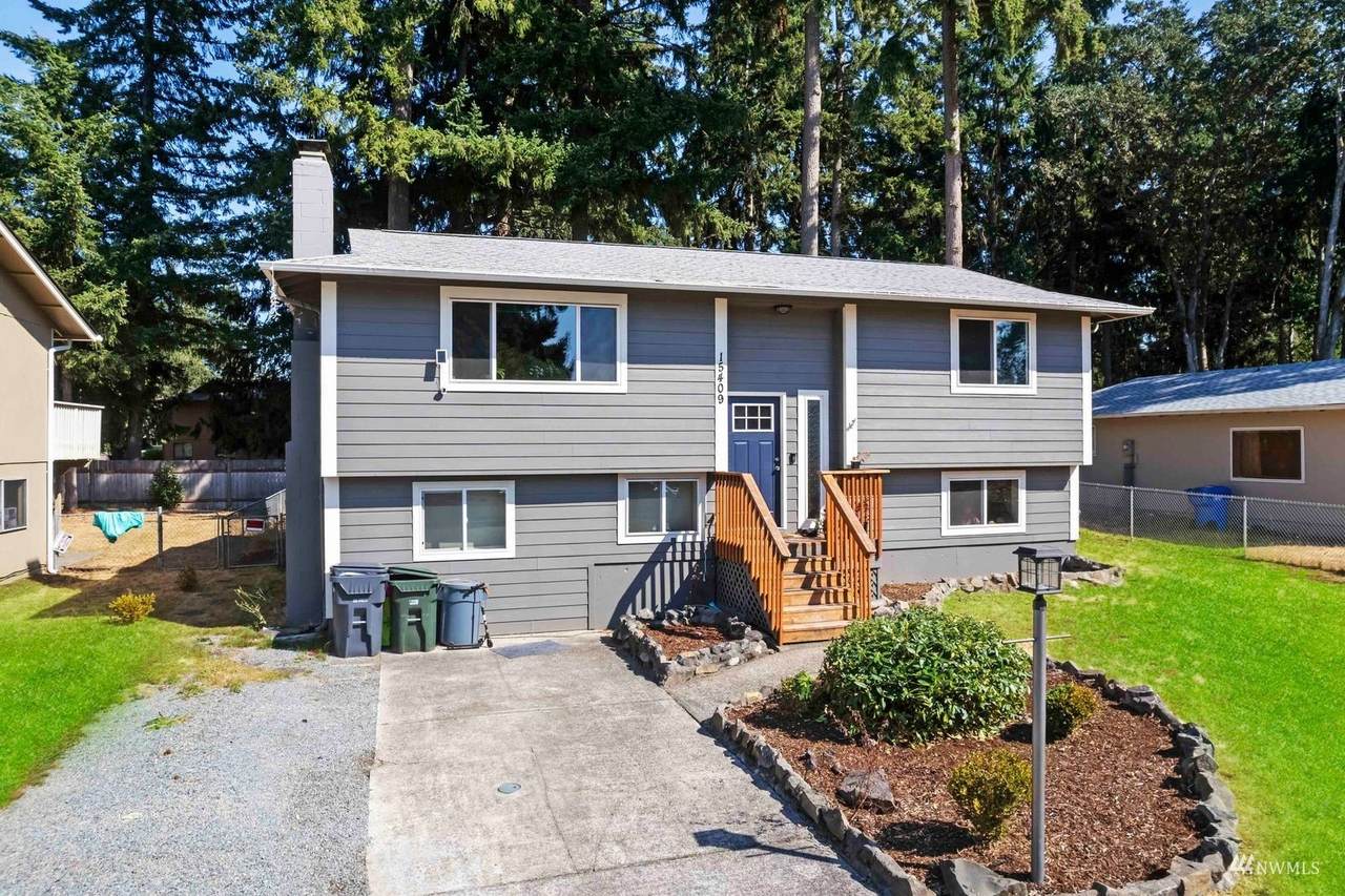 15409 12th Avenue - Photo 1