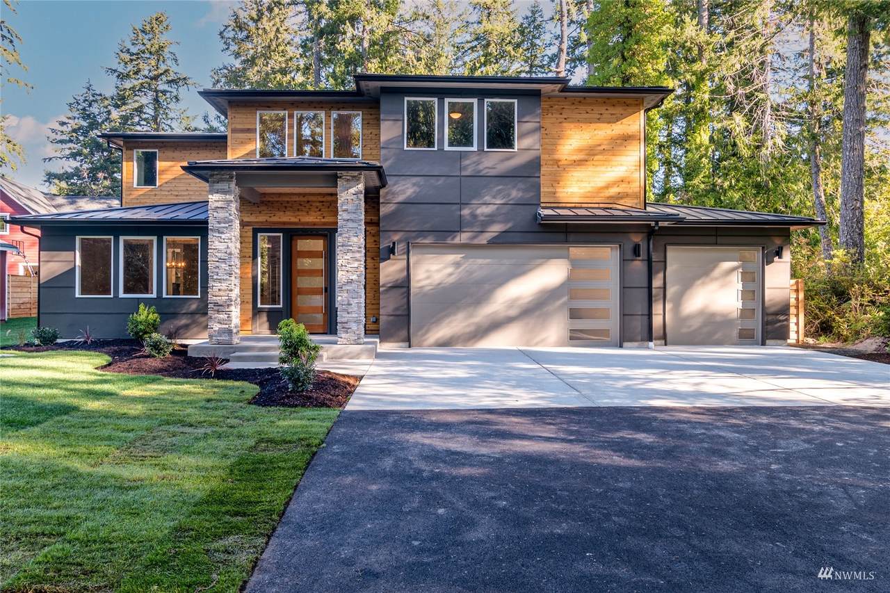 8639 Evergreen Drive - Photo 1