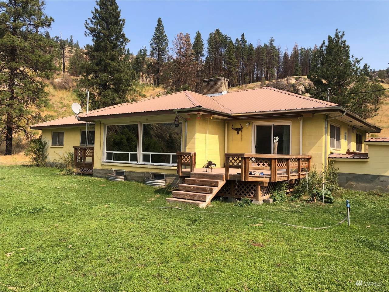 479 Columbia River Road - Photo 1