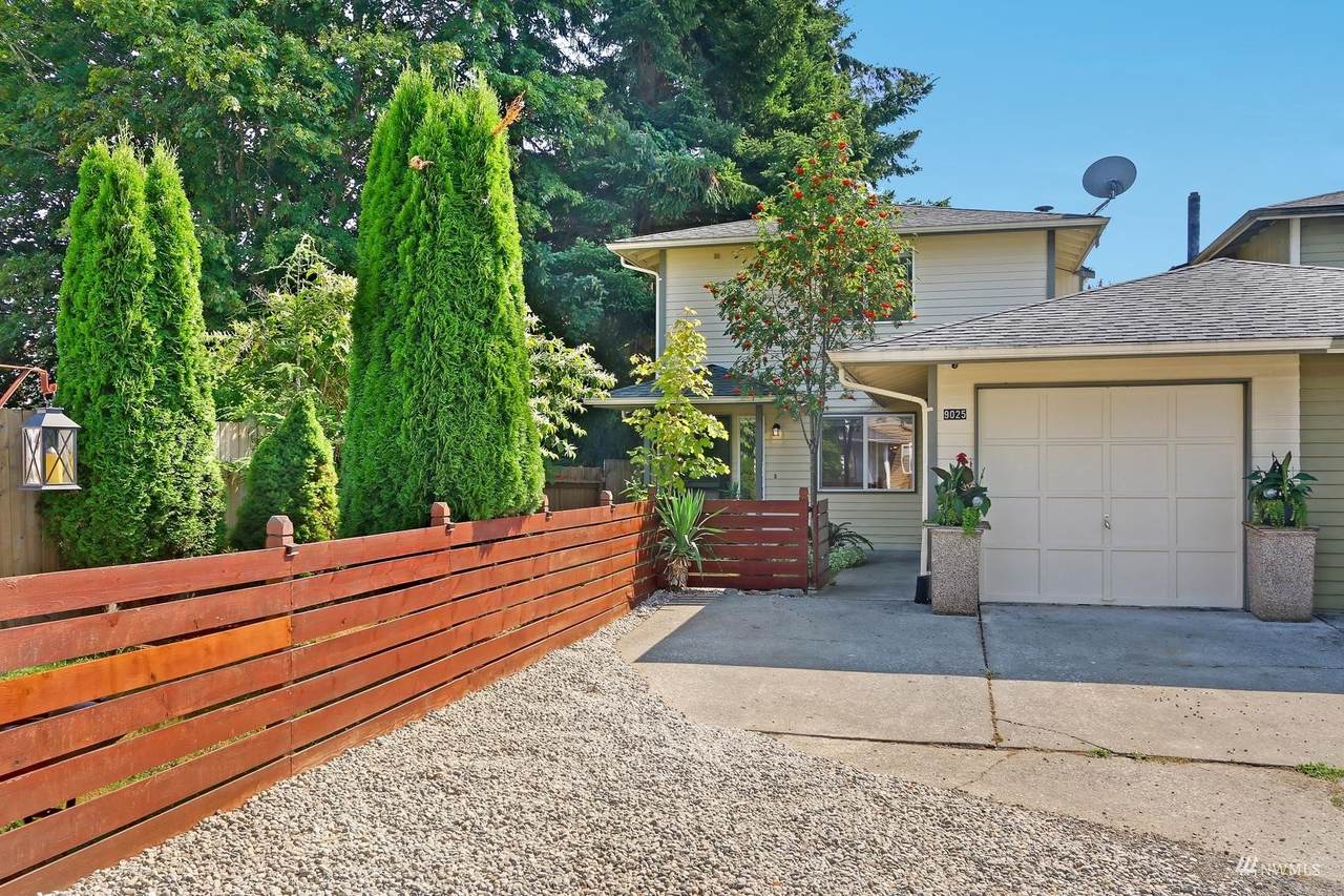 9025 11th Place - Photo 1
