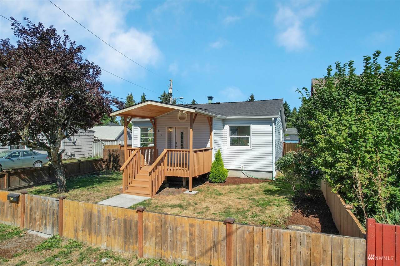 411 7th Street - Photo 1