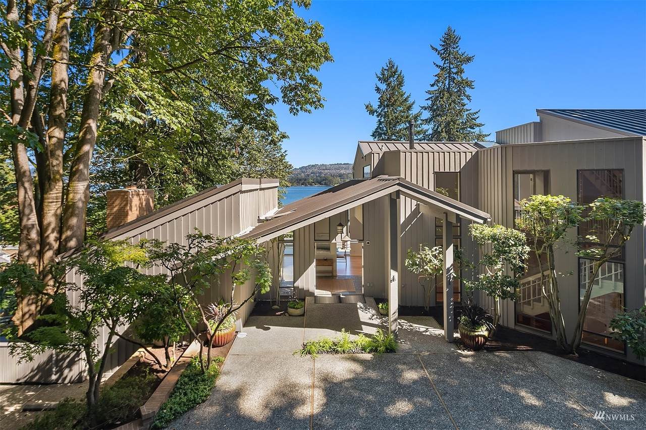 4408 Mercer Way - Photo 1
