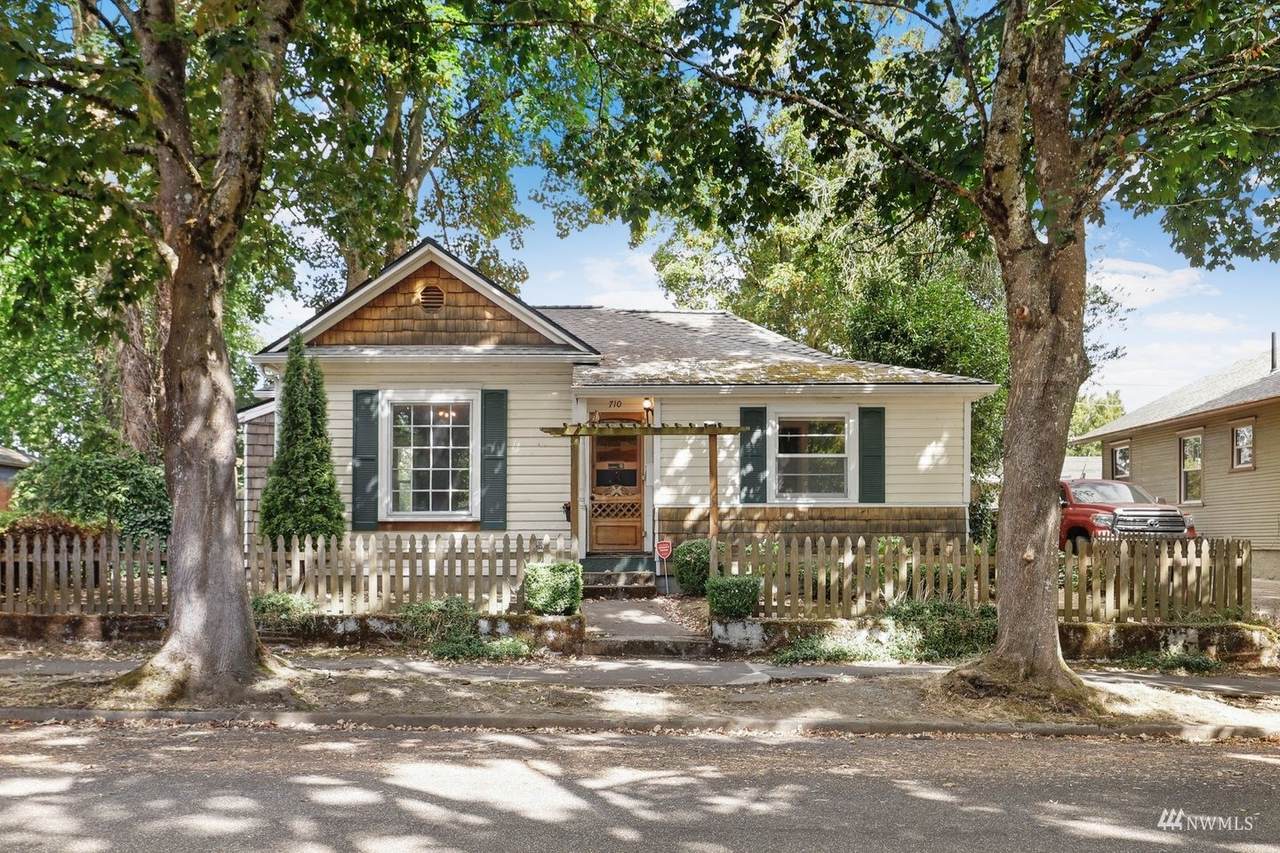 710 Mcloughlin Boulevard - Photo 1
