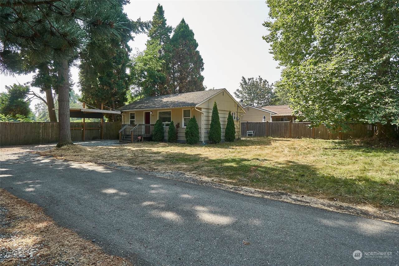 3057 148th St - Photo 1