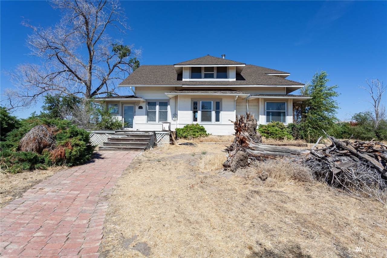 371 Peterson Lane - Photo 1