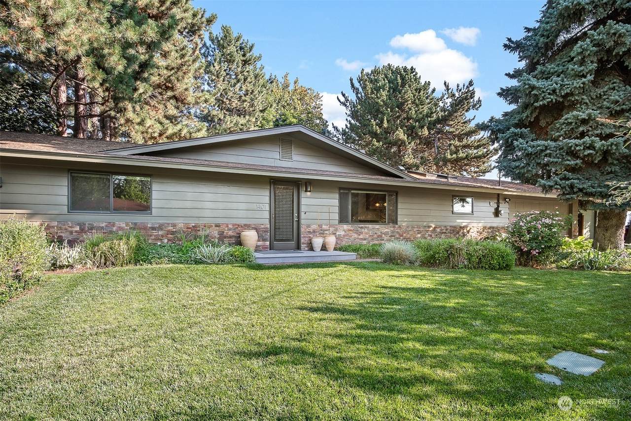 1401 Skyline Drive - Photo 1