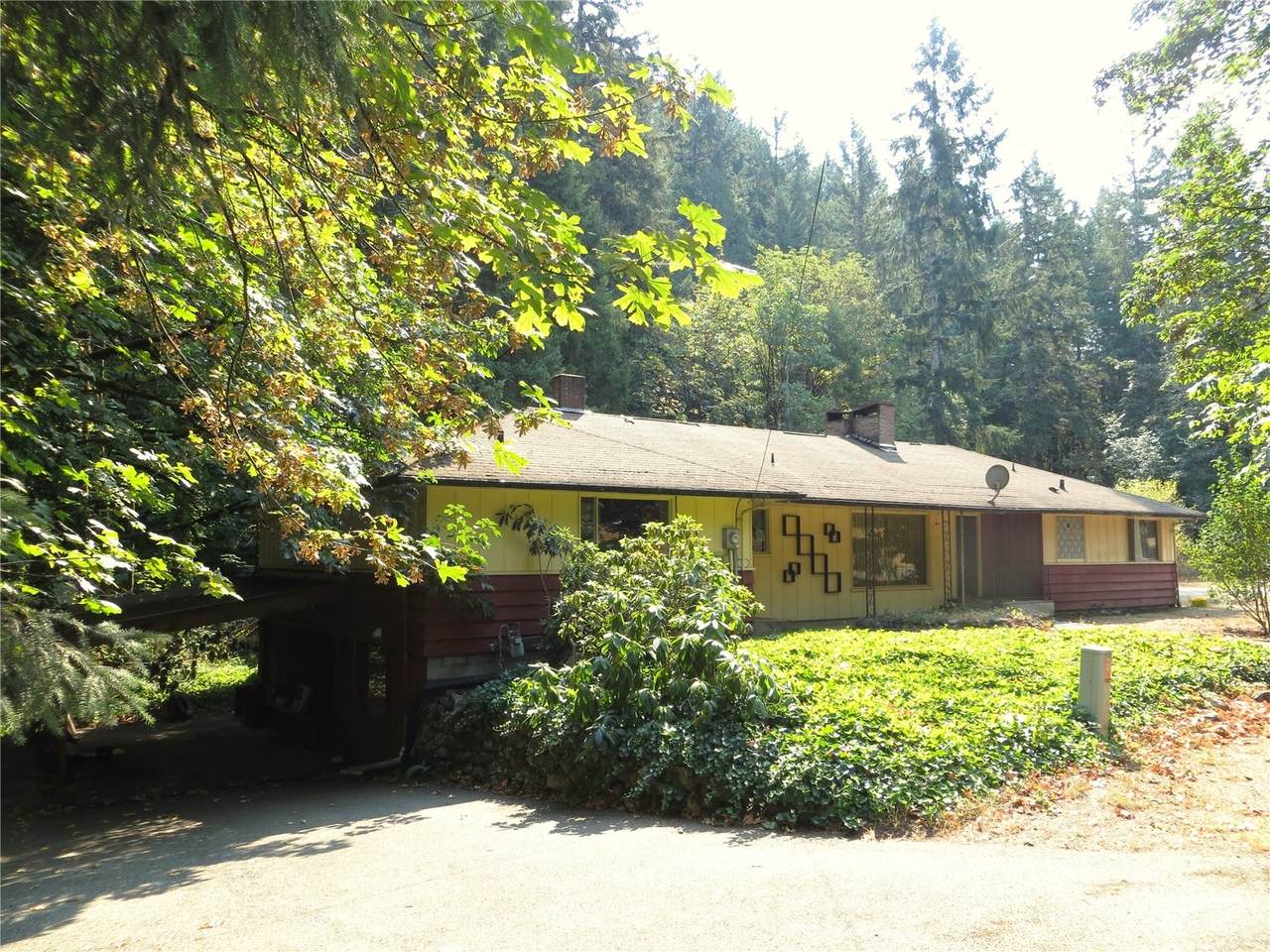2425 Railroad Avenue - Photo 1