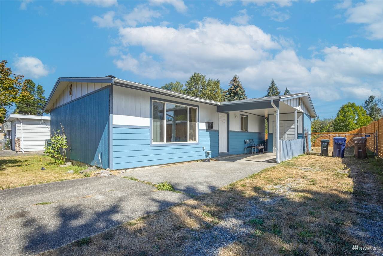 8835 Tacoma Avenue - Photo 1