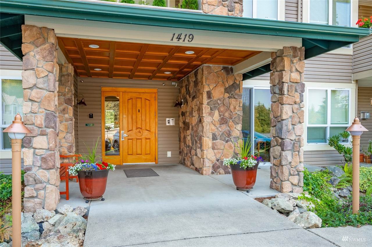 1419 Digby Place - Photo 1