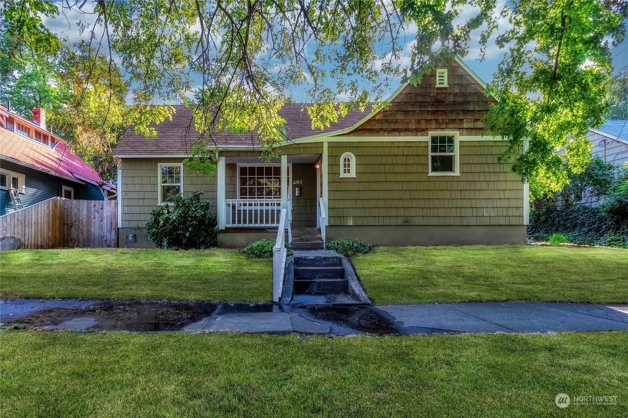 207 Howard Street - Photo 1