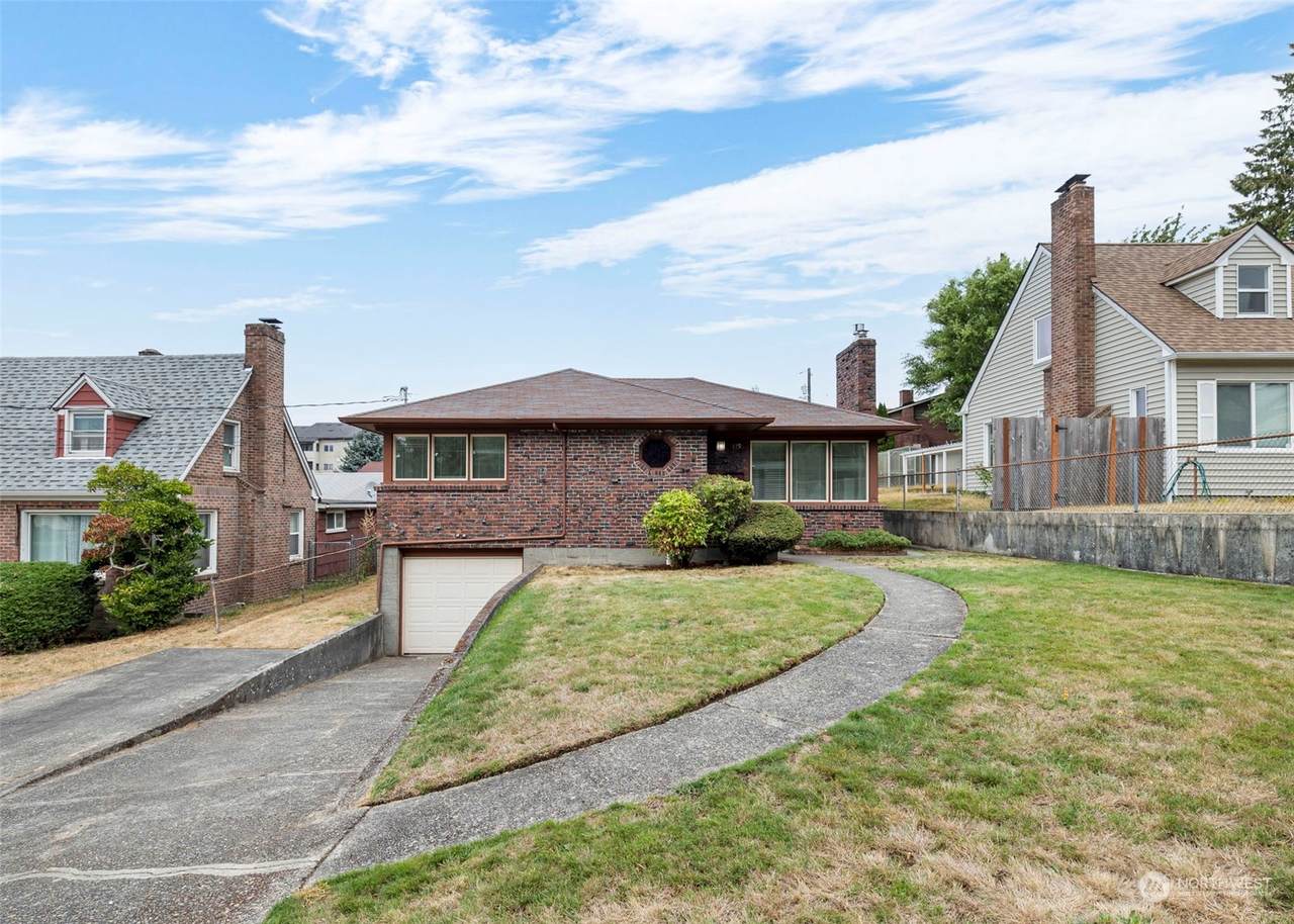 119 52nd Street - Photo 1