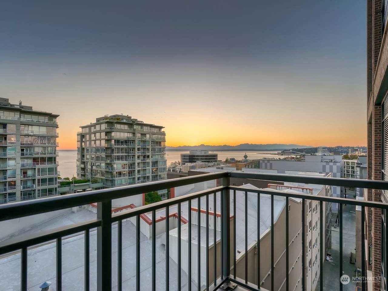 2911 2nd Avenue - Photo 1